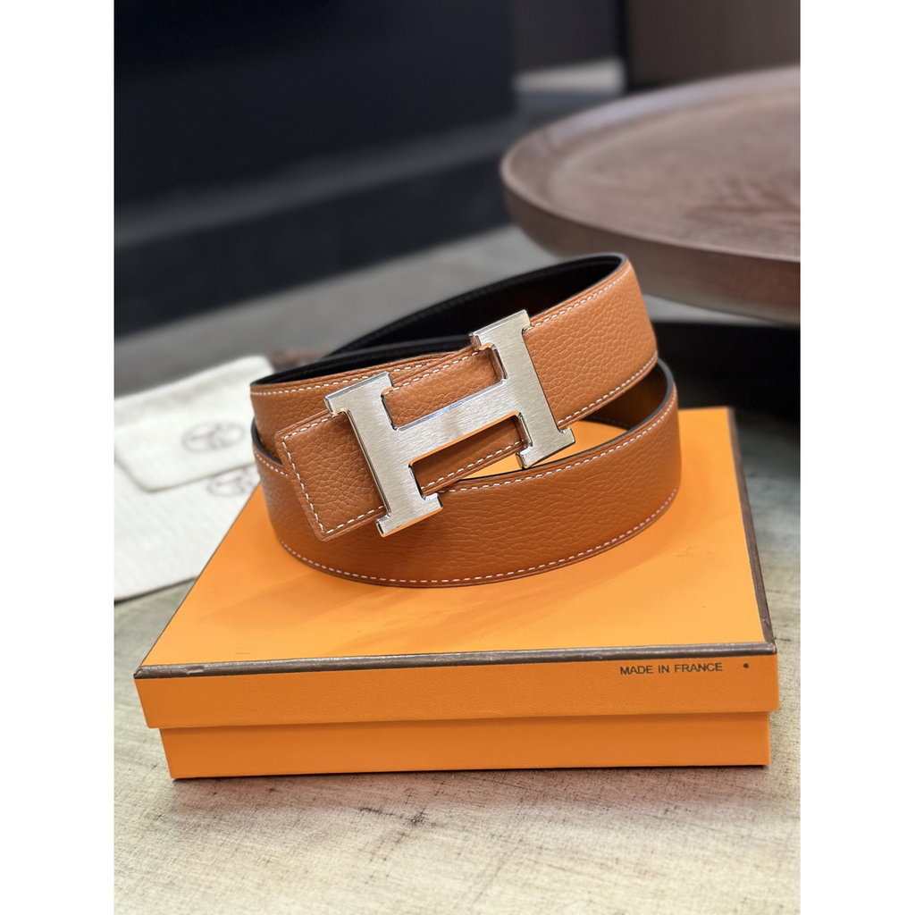 Cinto Hermès Constance e Correia Reversível em Couro 3.8cm Preto/Caramelo Ferragem Prata