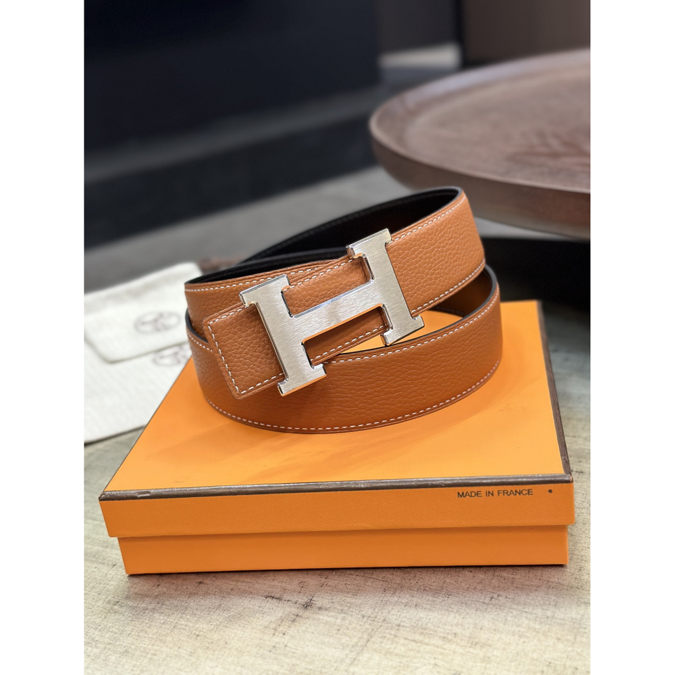 Cinto Hermès Constance e Correia Reversível em Couro 3.8cm Preto/Caramelo Ferragem Prata