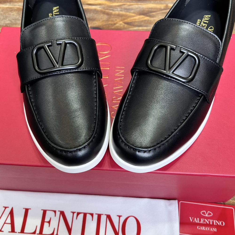 Valentino Garavani Leisure Flows Leather Loafers Preto/Branco