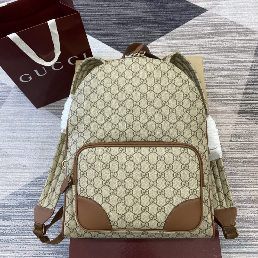 Mochila Gucci GG Emblem Marrom 31x41x18cm