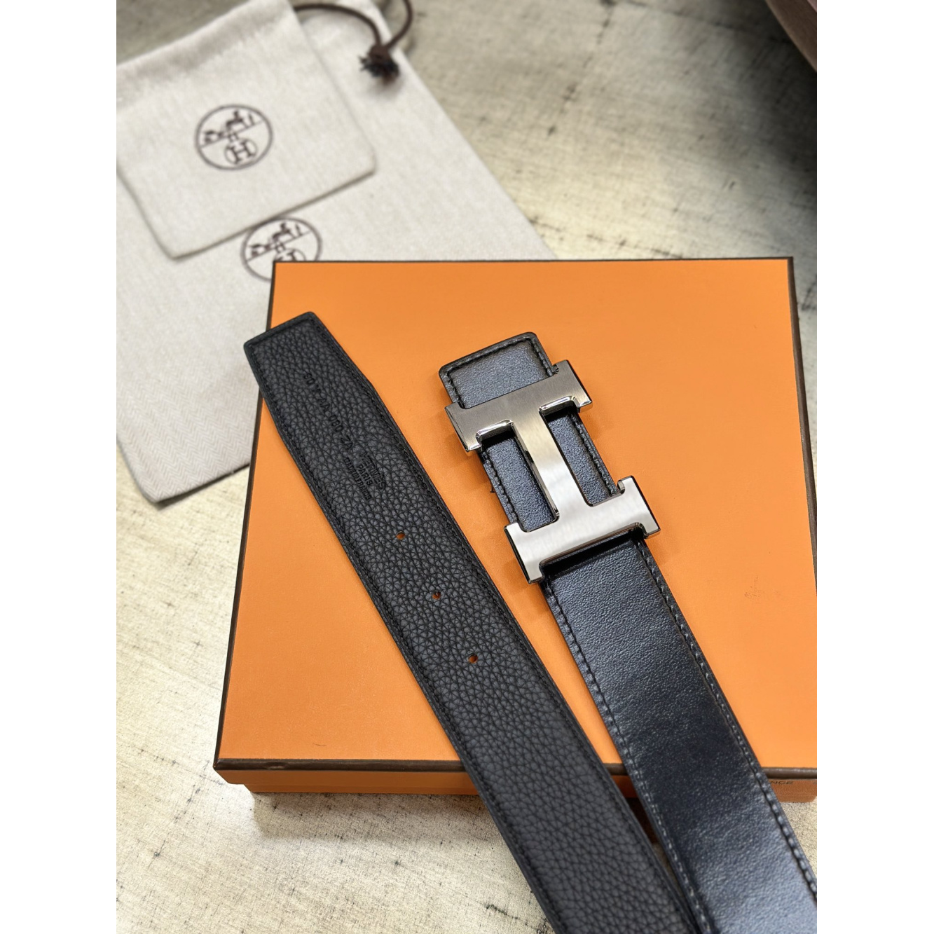 Cinto Hermès Constance e Correia em Couro 3.8cm Preto Ferragem Prata