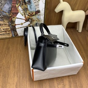 Bolsa Hermès Mini Kelly Ferragem Prata 20x15x9cm (6 cores)