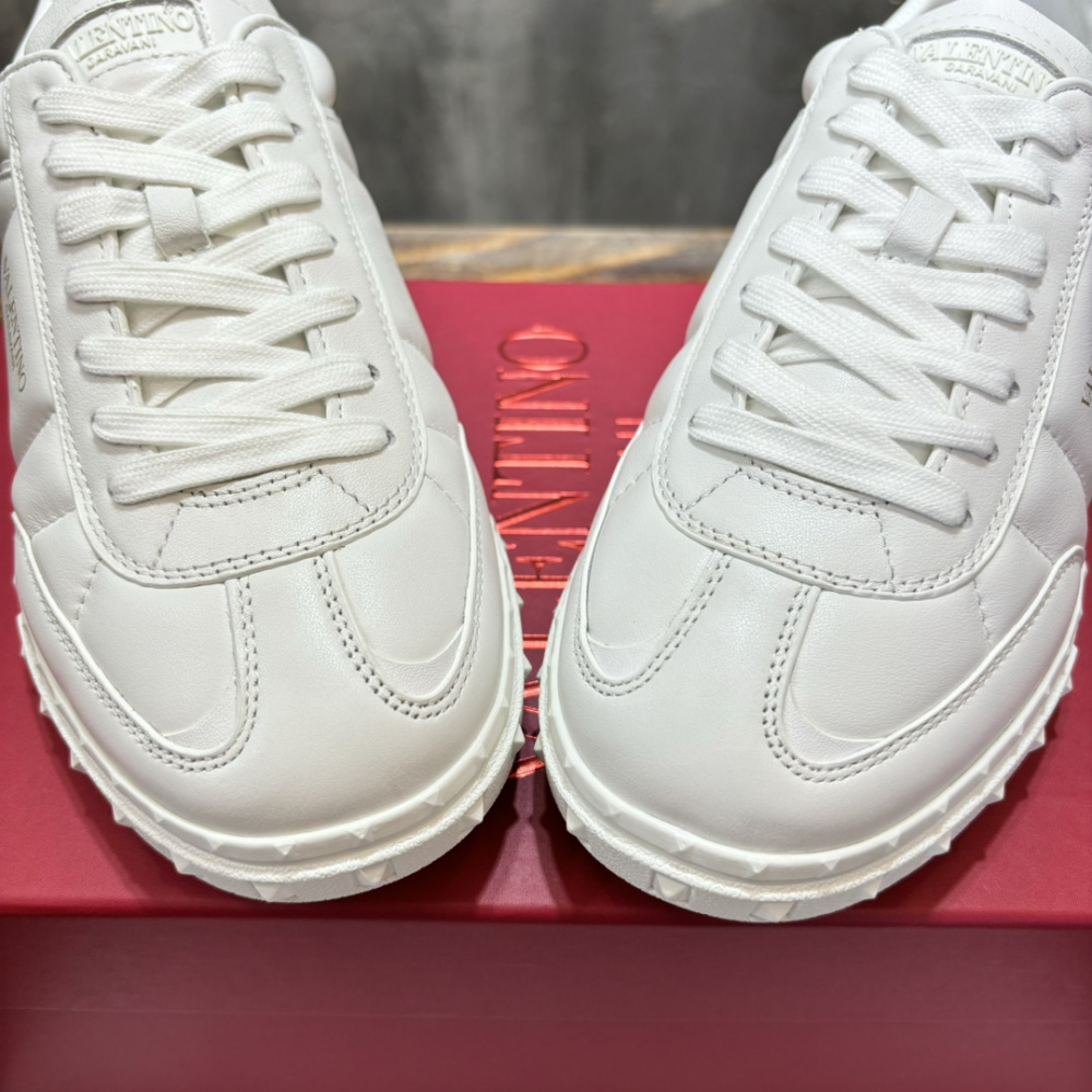 Tênis Valentino Garavani UpVillage Low Top Nappa em Couro Branco