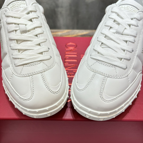 Tênis Valentino Garavani UpVillage Low Top Nappa em Couro Branco