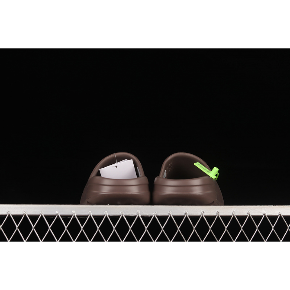 YEEZY SLIDES SOOT