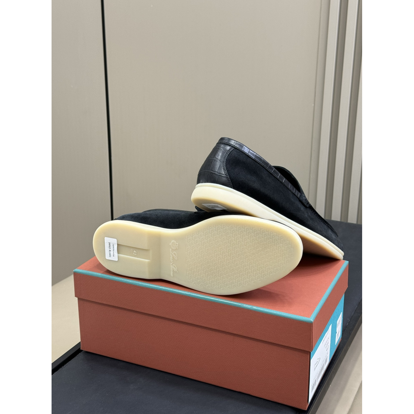 Summer Walk Loro Piana Loafer em Camurça Preto