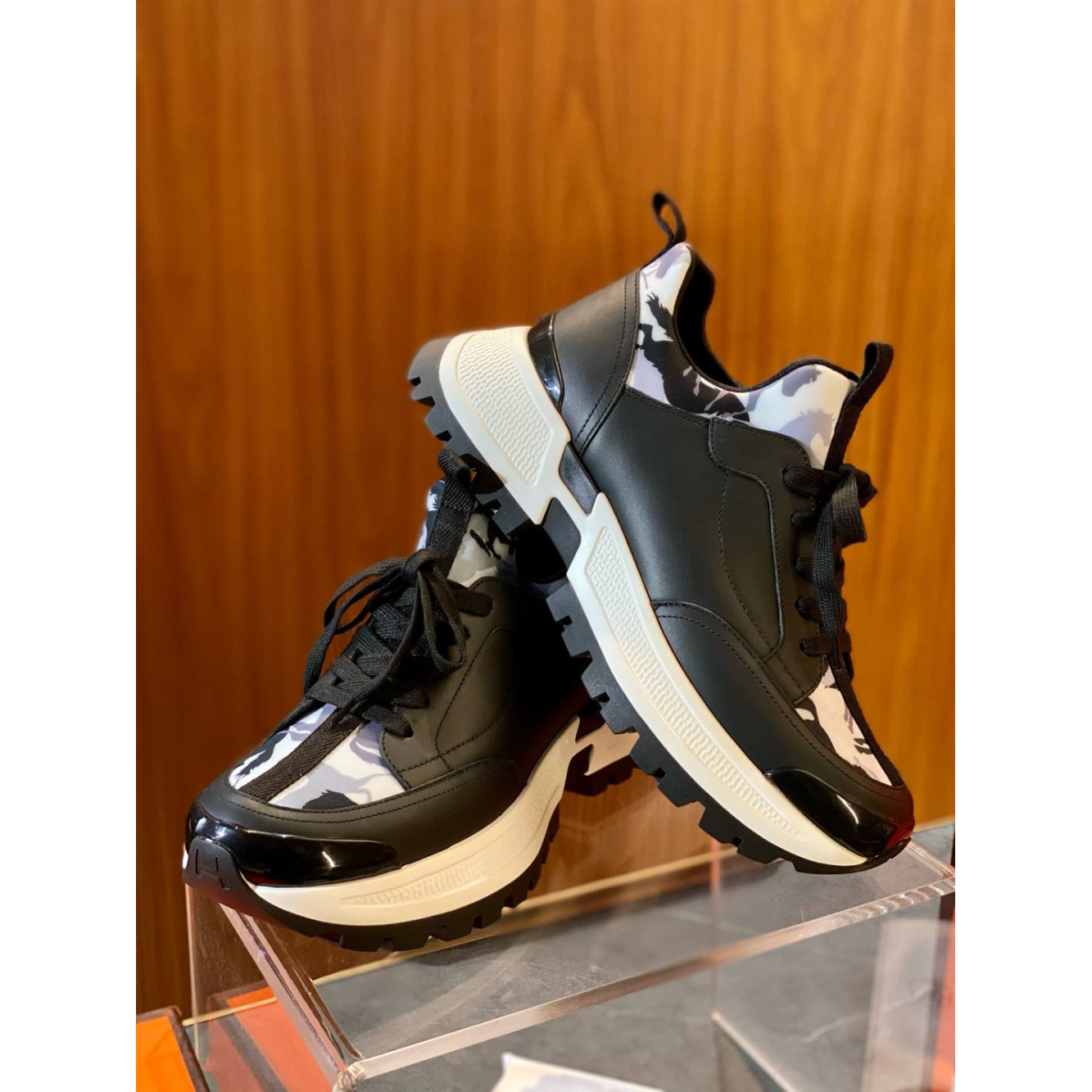 Tênis Hermès Boucing Jump Preto Estampado