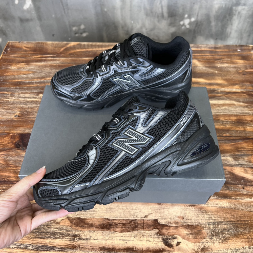 Tênis New Balance NB 740 Preto