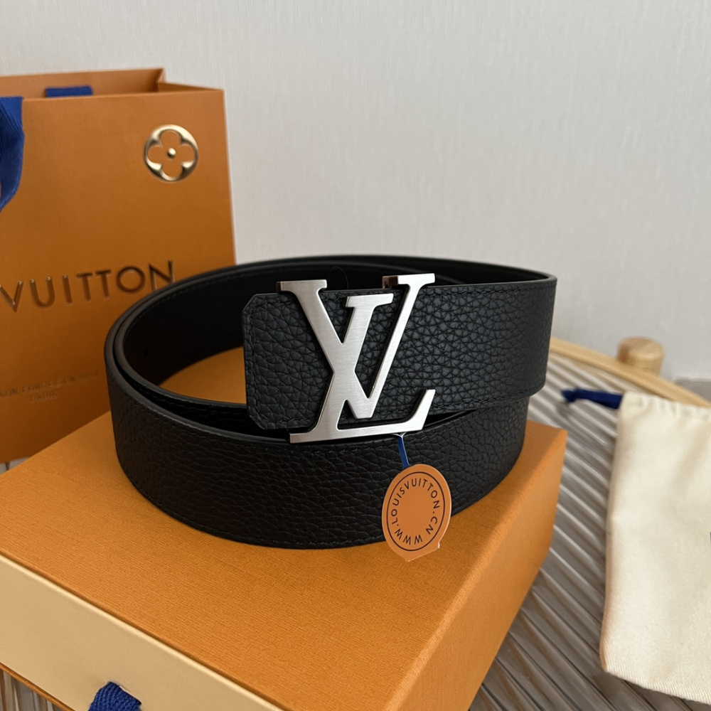Cinto Louis Vuitton Heritage Reversível Preto Ferragem Prata 4.0cm
