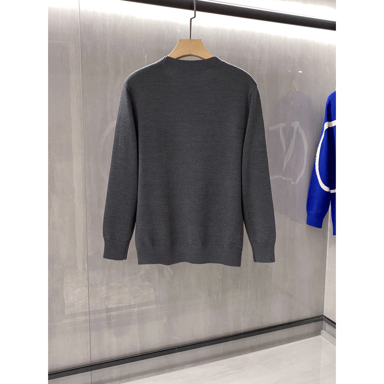 Moletom Valentino VLogo em Cashmere Cinza