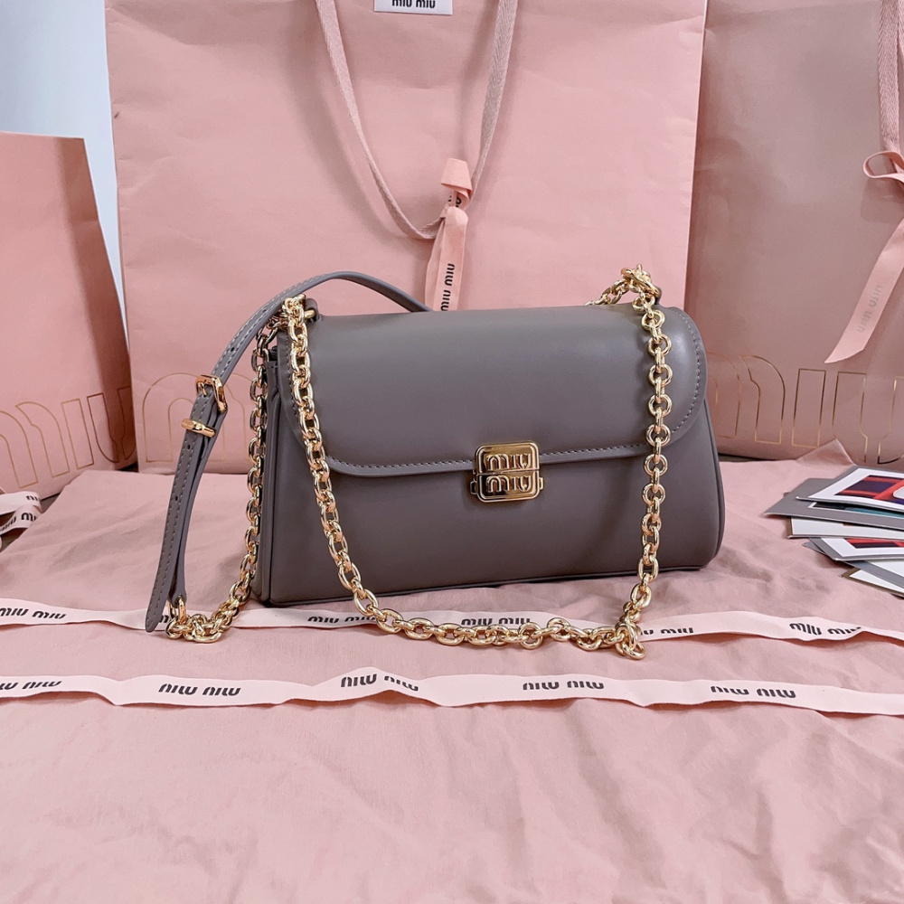 Bolsa MiuMiu Baguette em couro Napa  24X13.5X9cm (Cinza e outras cores)