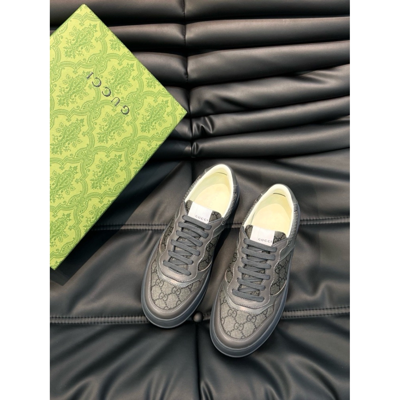 Tênis Gucci GG Supreme Cinza Escuro