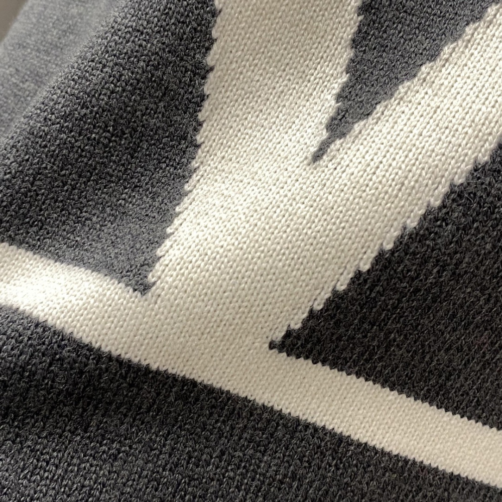 Moletom Valentino VLogo em Cashmere Cinza
