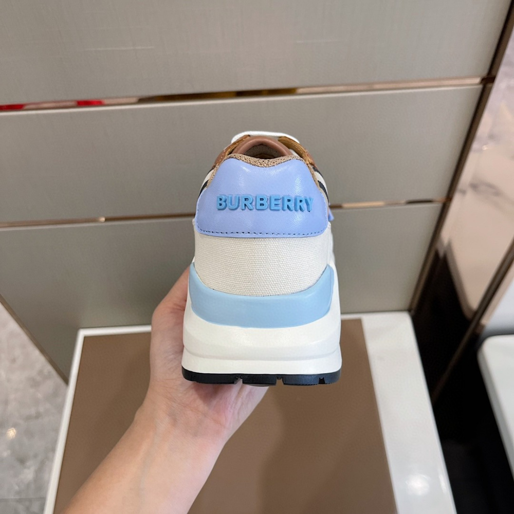 Burberry Tênis Cano Baixo c/ Azul