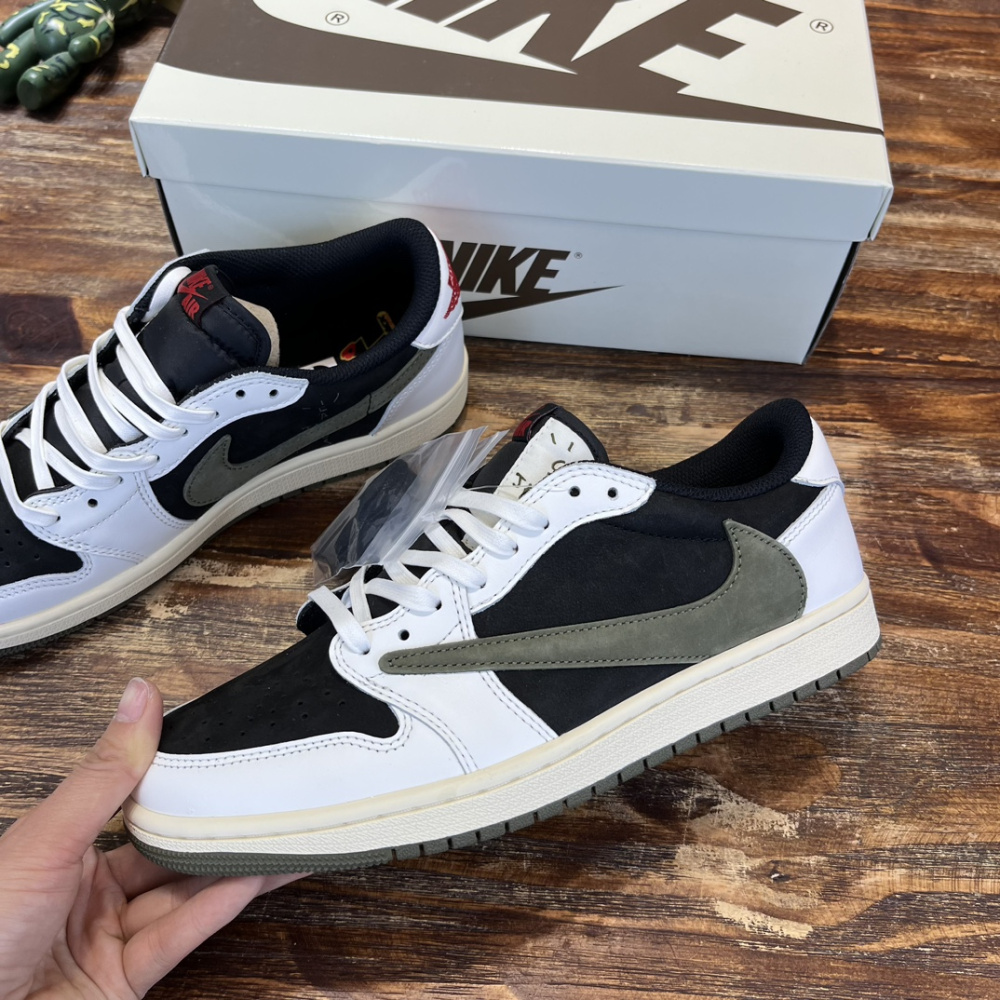 Nike Air Jordan 1 Low x Travis Scott Olive