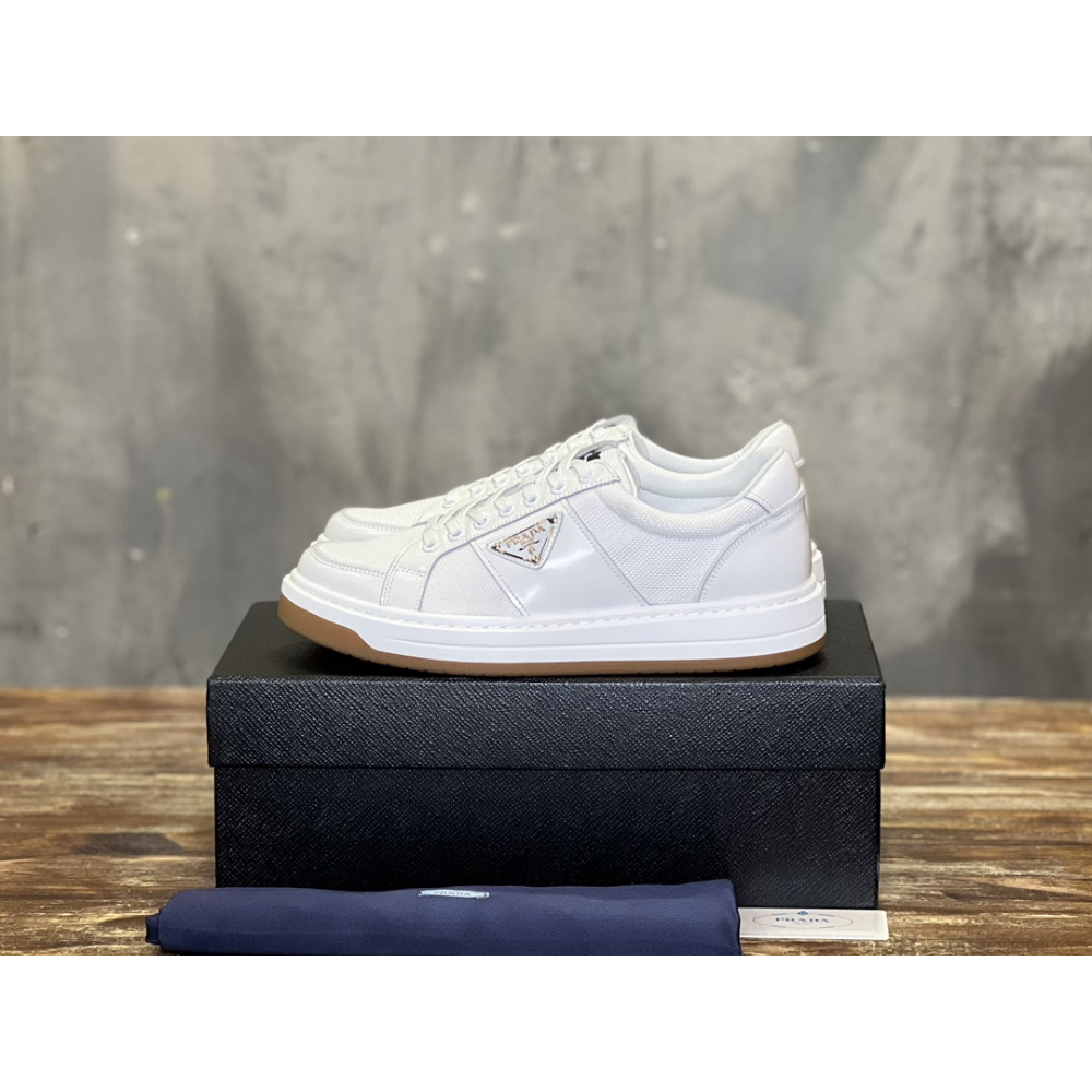 Prada Tênis Cano Baixo Downtown Branco com solado Marrom
