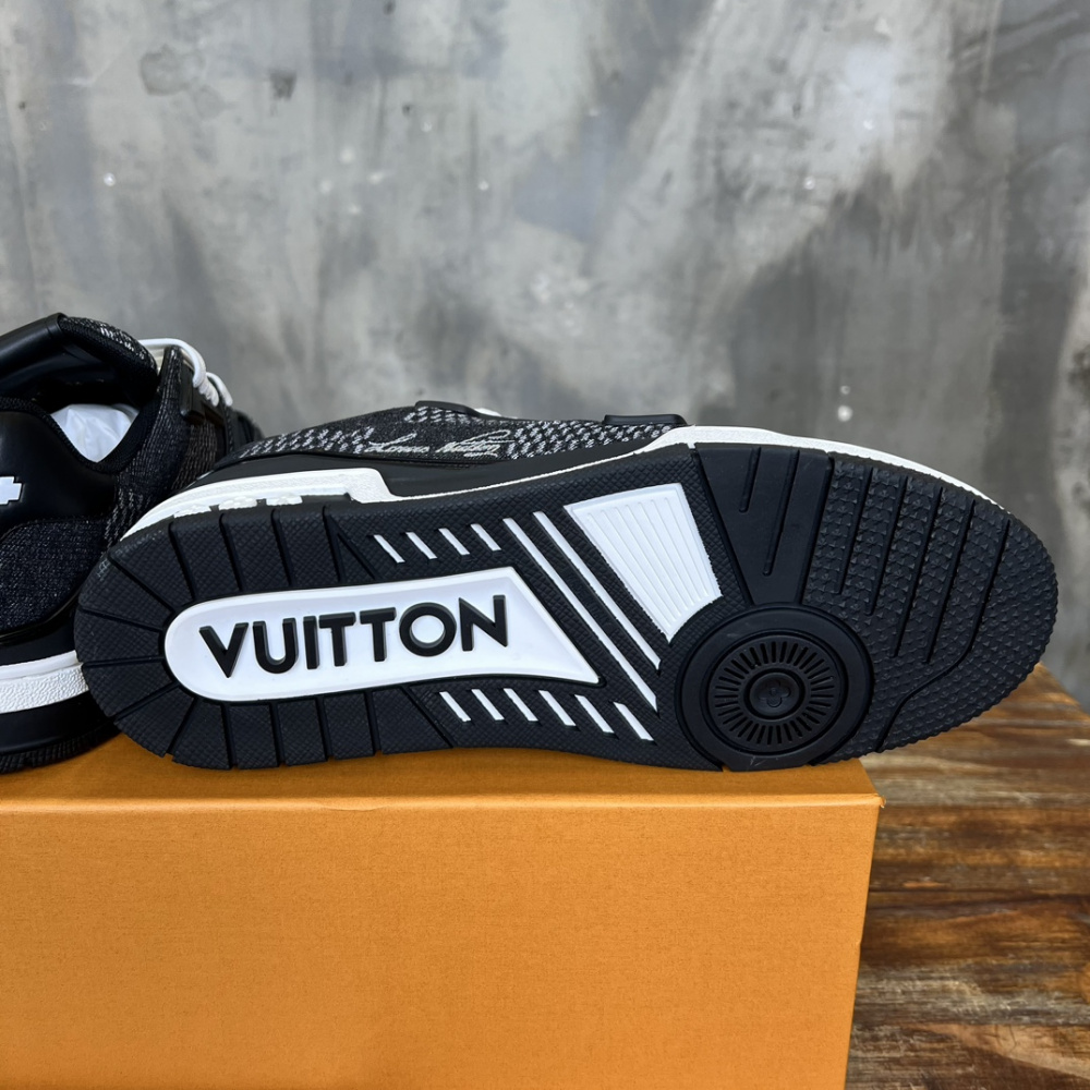 Tênis Louis Vuitton LV Trainer Tecido Preto/Branco