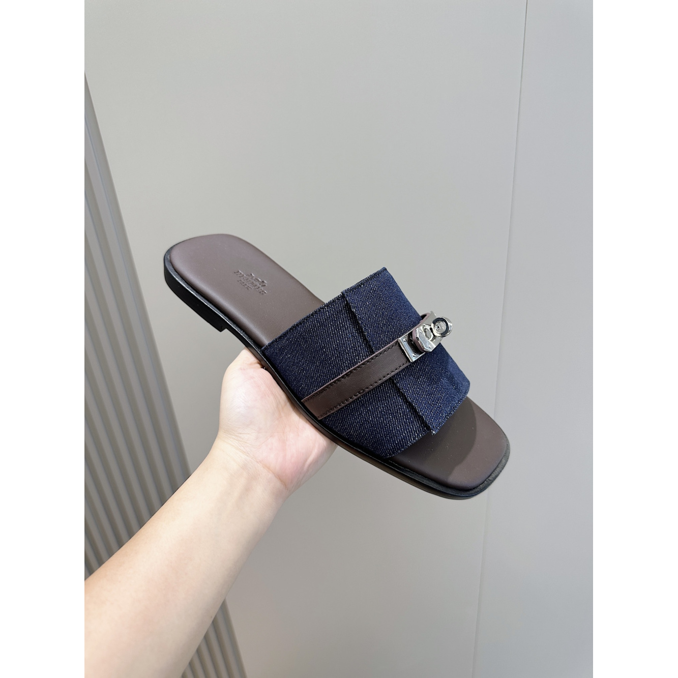 Sandália Hermès Gabriel em Couro Azul