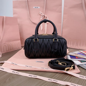 Bolsa MiuMiu Tote Arcadie 22x10.5x7.5cm (Preta e outras cores)