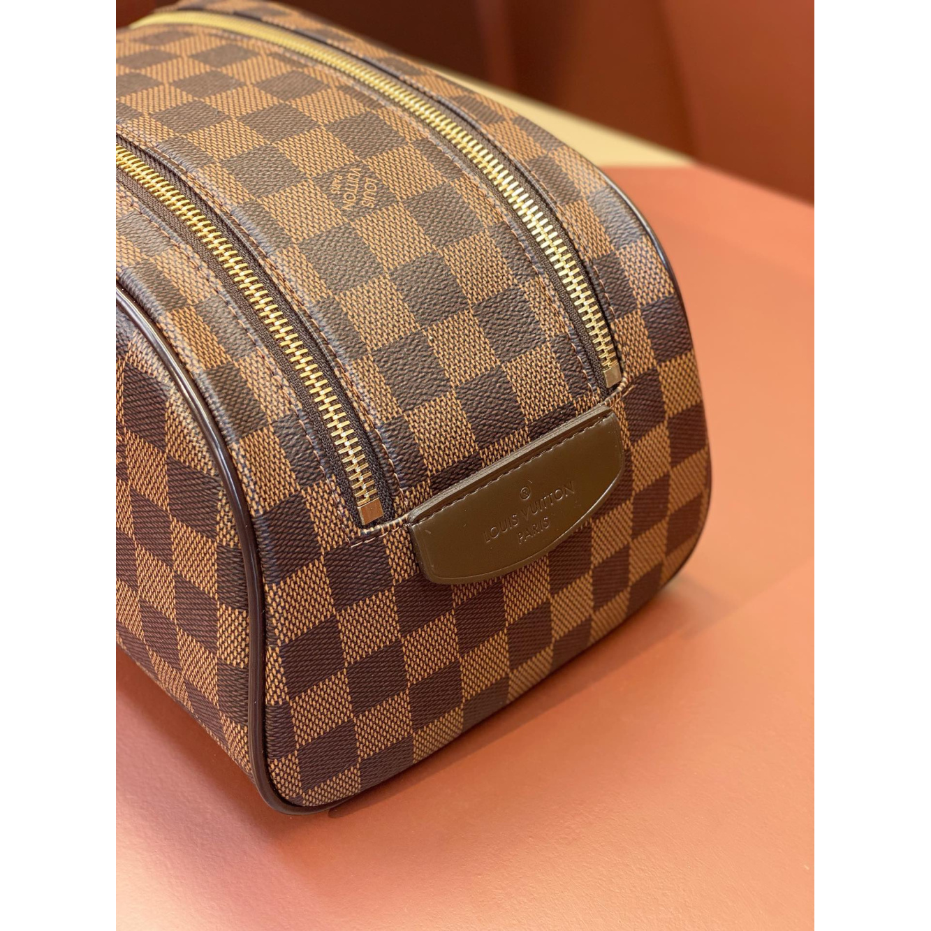 Necessaire Louis Vuitton LV Couro Damier Ébène 28x16x13CM