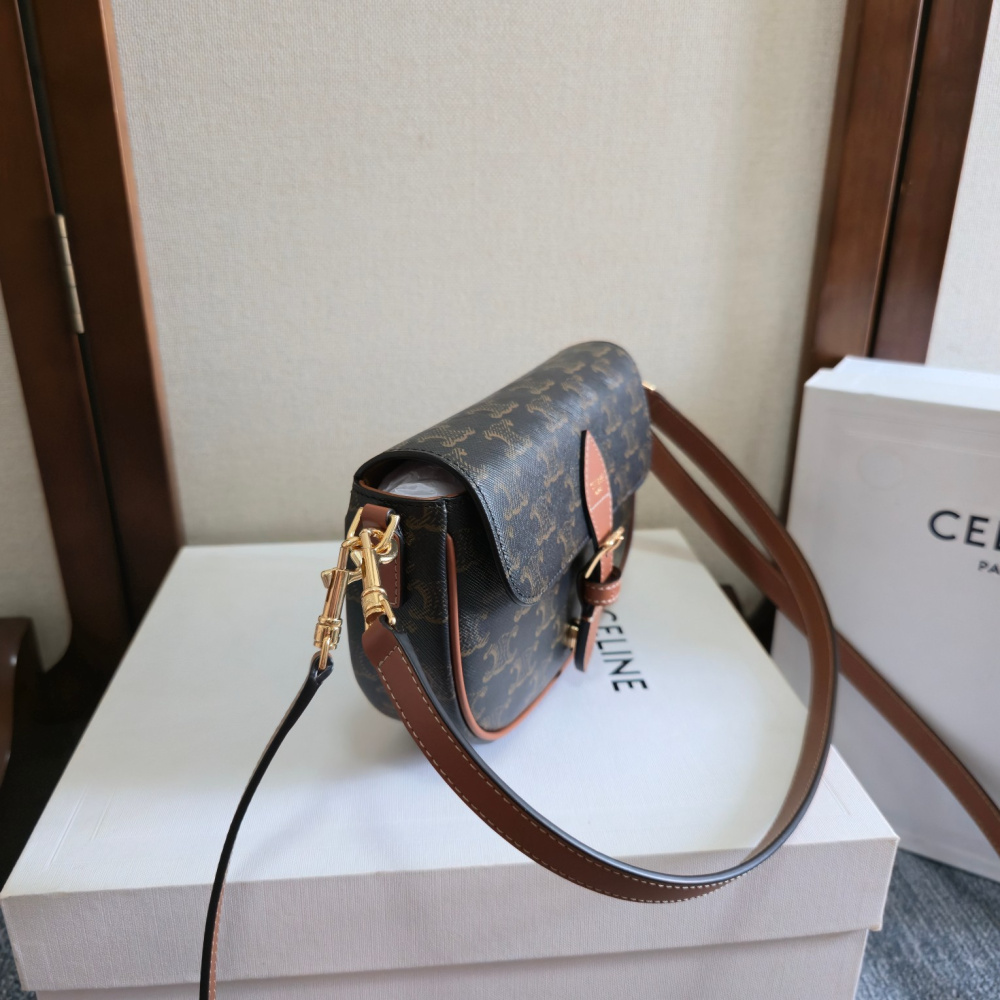 Bolsa Celine Folco Shoulder Bag em Triomphe Canvas 20x14x5cm