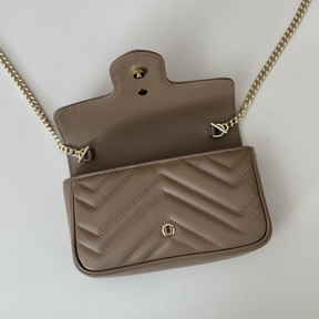 Bolsa Gucci GG Marmont Couro Taupe Super Mini/Média/Grande