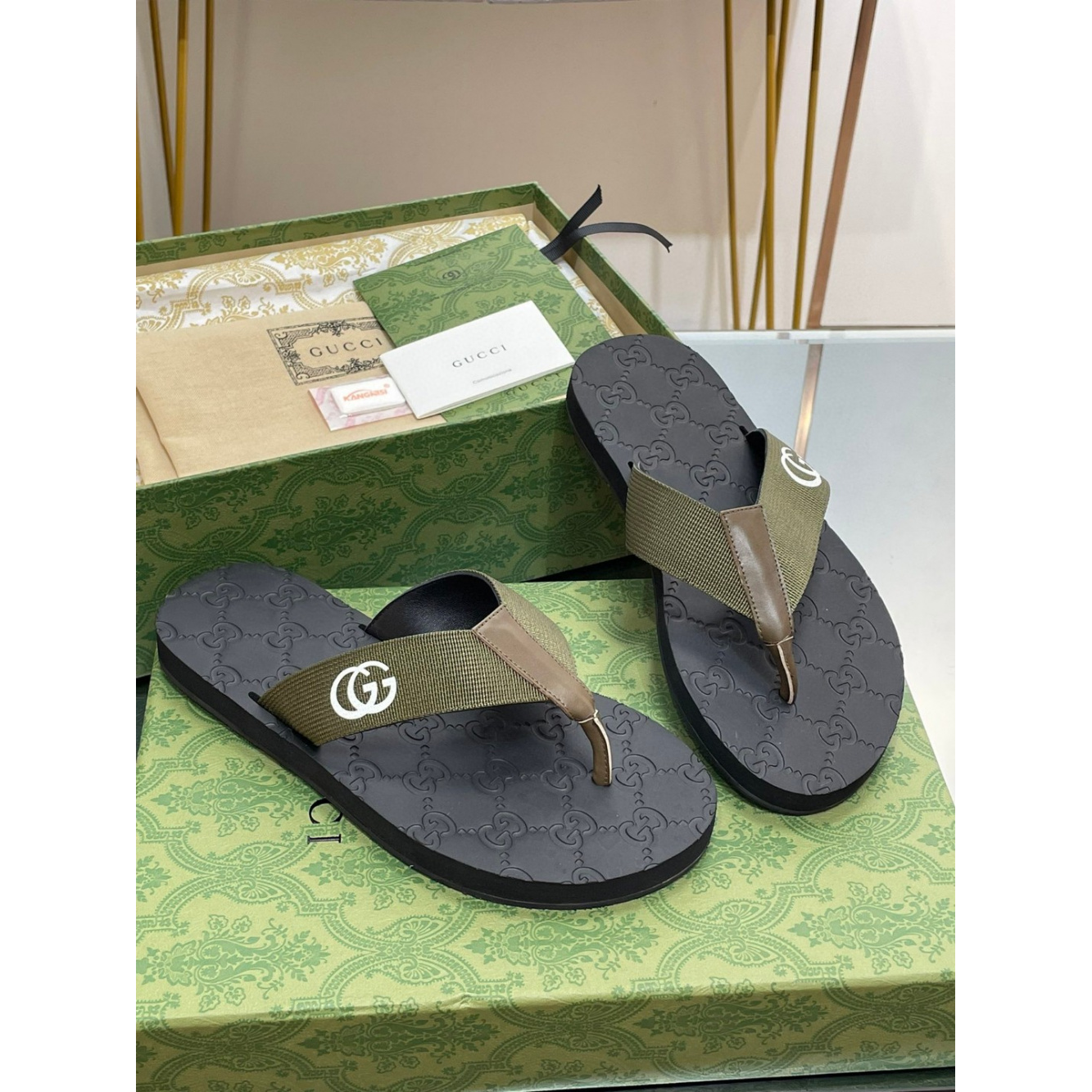 Gucci Chinelo Verde Militar