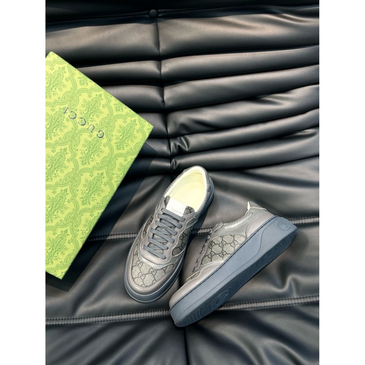 Tênis Gucci GG Supreme Cinza Escuro