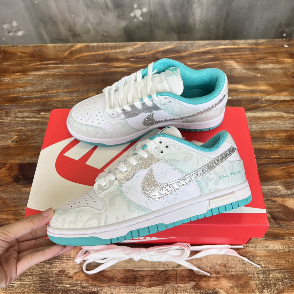 Nike SB Dunk Low Lisa Leslie