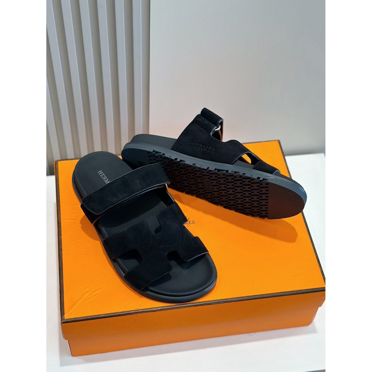 Sandália Hermès Chypre em Camurça Preto