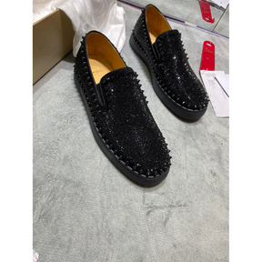 C. Louboutin Tênis Cano Baixo Preto spikes