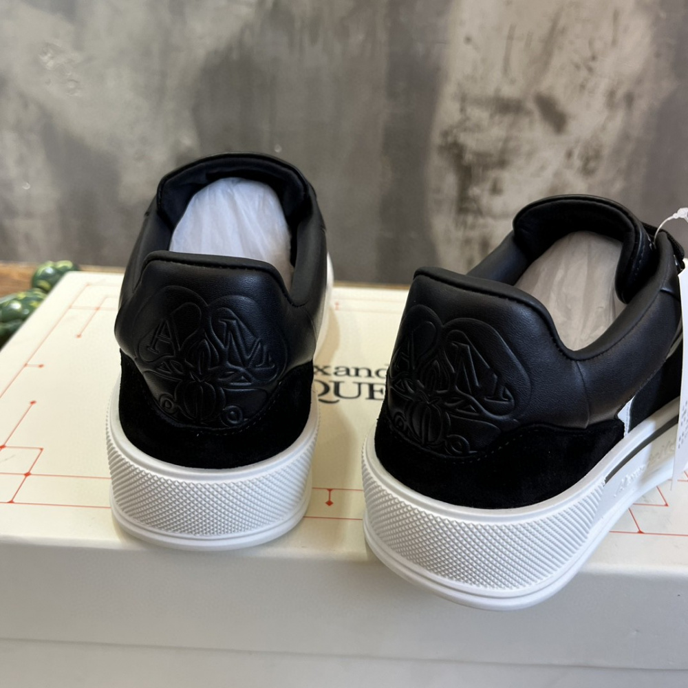 Tênis Alexander Mcqueen Skate Deck Plimsoll de Couro Preto