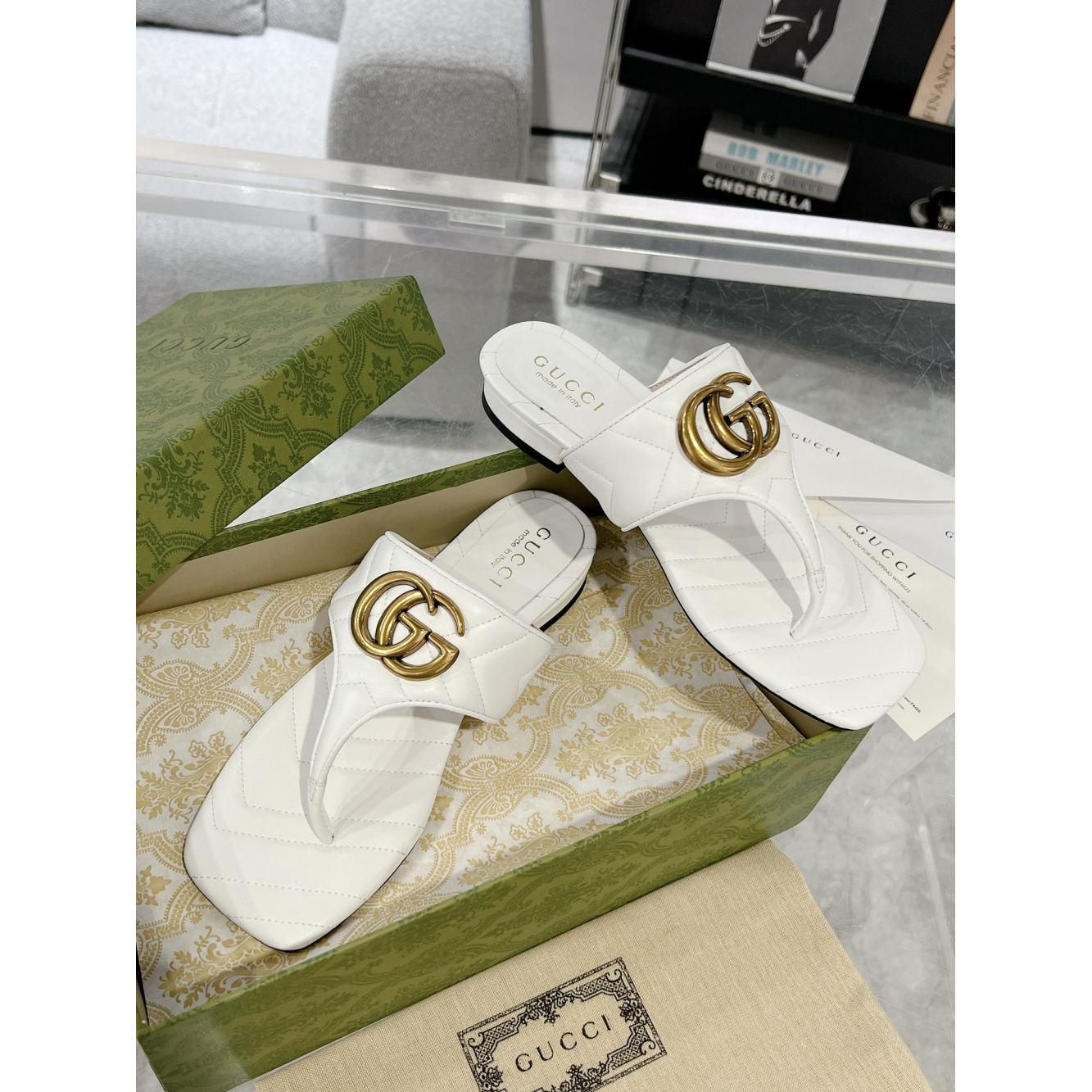 Sandália Gucci com Double G Branca