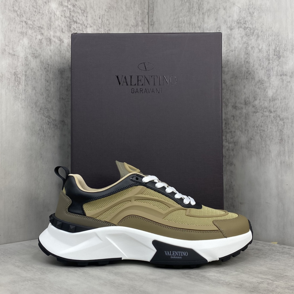 Tênis Valentino Garavani True Act Sneakers Cáqui