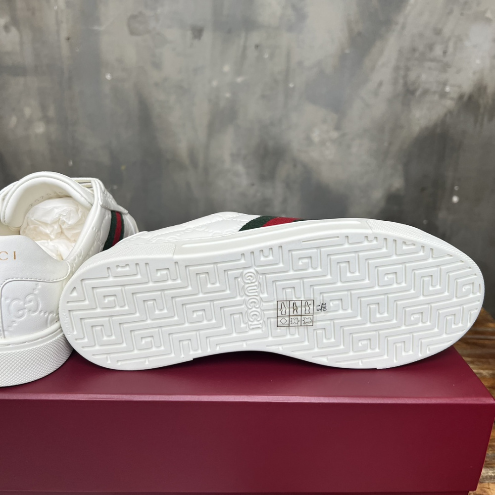 Gucci Sneaker Ace With Web Branco em relevo