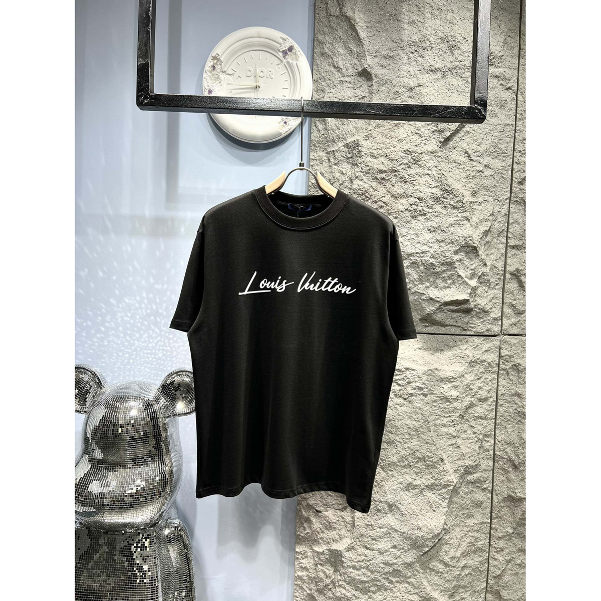 Camiseta de Algodão Louis Vuitton Logo em 3D Preta