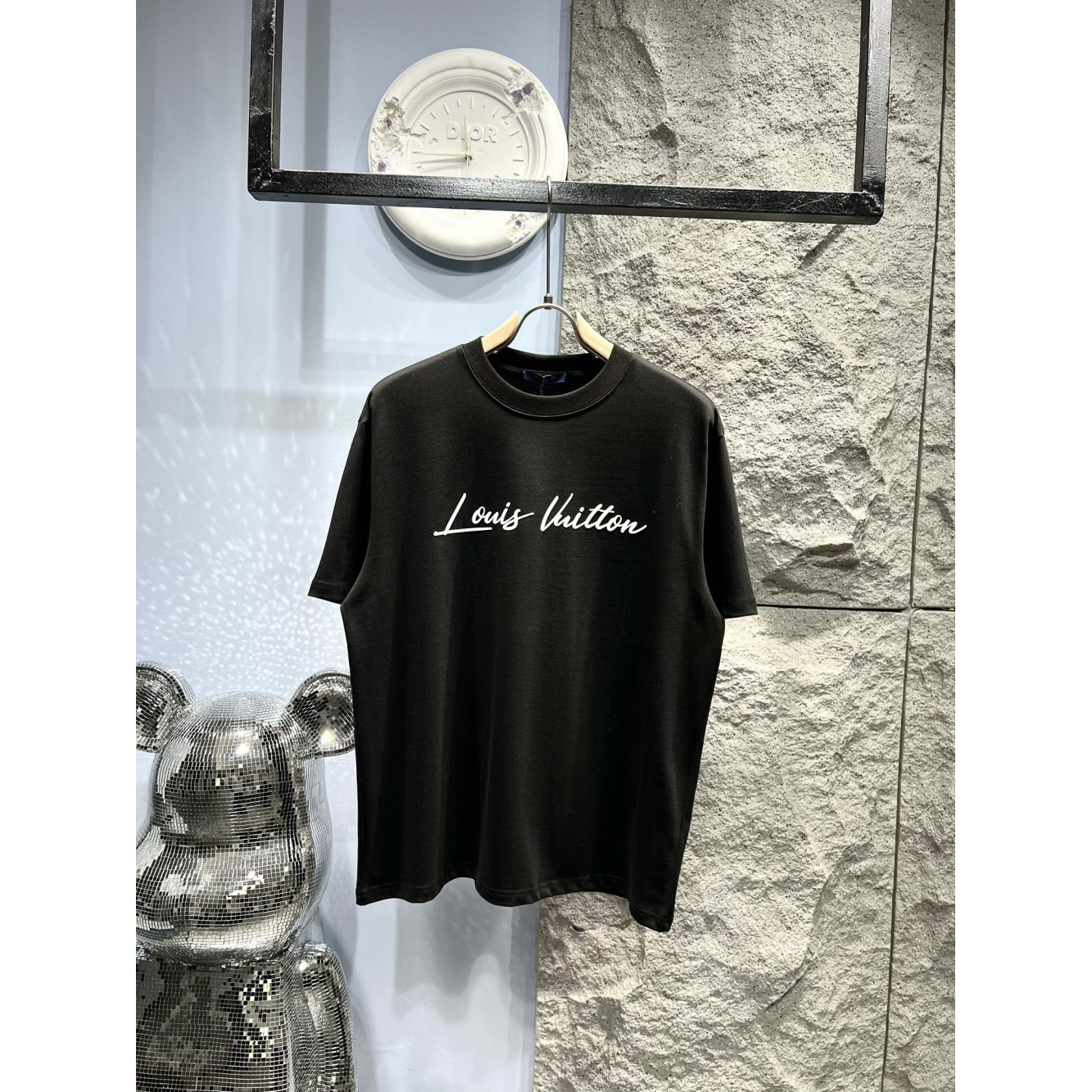 Camiseta de Algodão Louis Vuitton Logo em 3D Preta