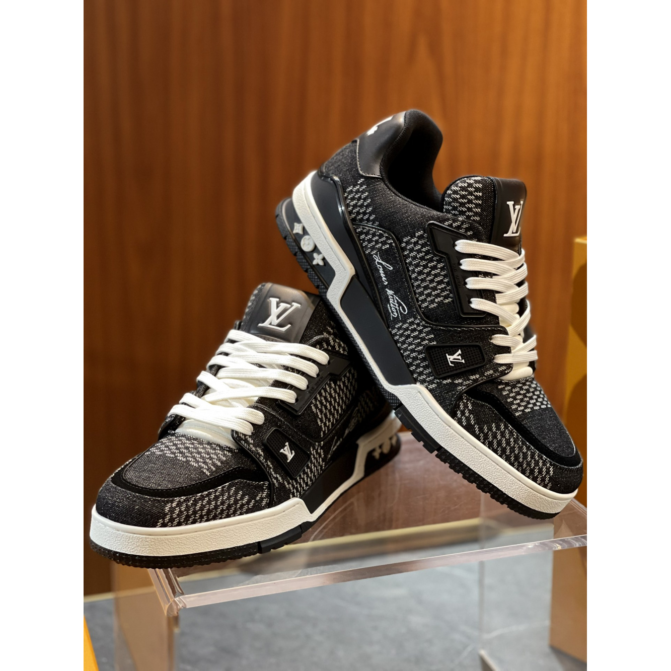 Louis Vuitton Trainer White/black