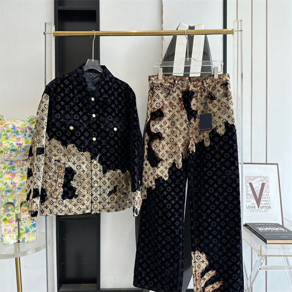 Conjunto Louis Vuitton LV Jaqueta e Calça Jeans Monogram Denin