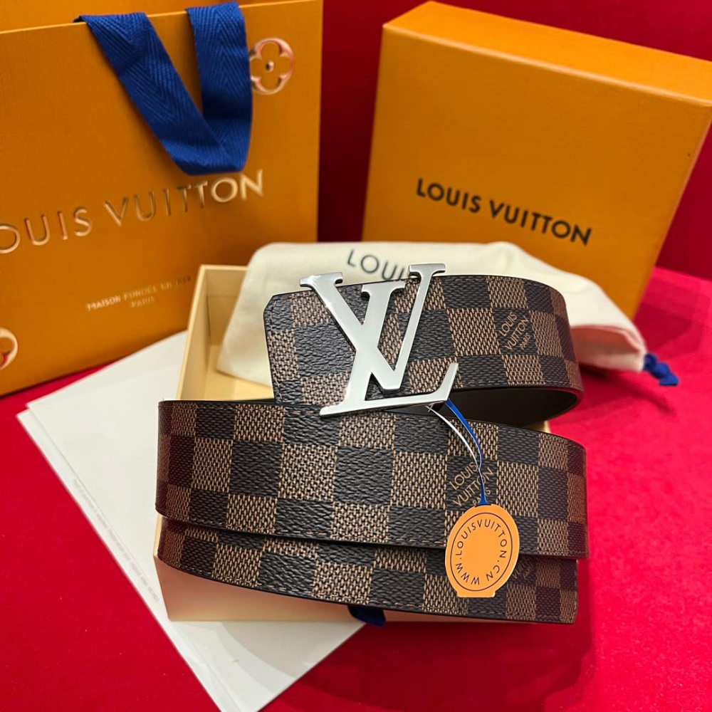Cinto Louis Vuitton Initiales Reversível Marrom Ferragem Prata 4.0cm