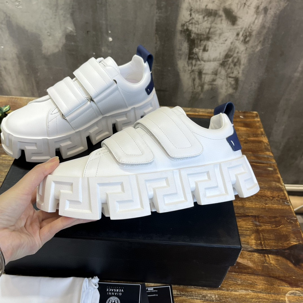 Tênis Versace Greca Labyrinth de Couro Branco/Azul