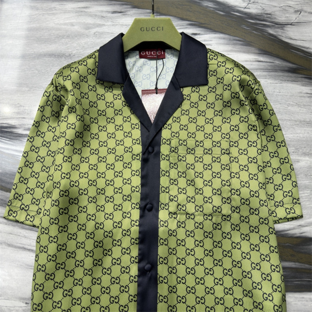 Conjunto Gucci Camisa e Bermuda Seda Verde e Azul Escuro