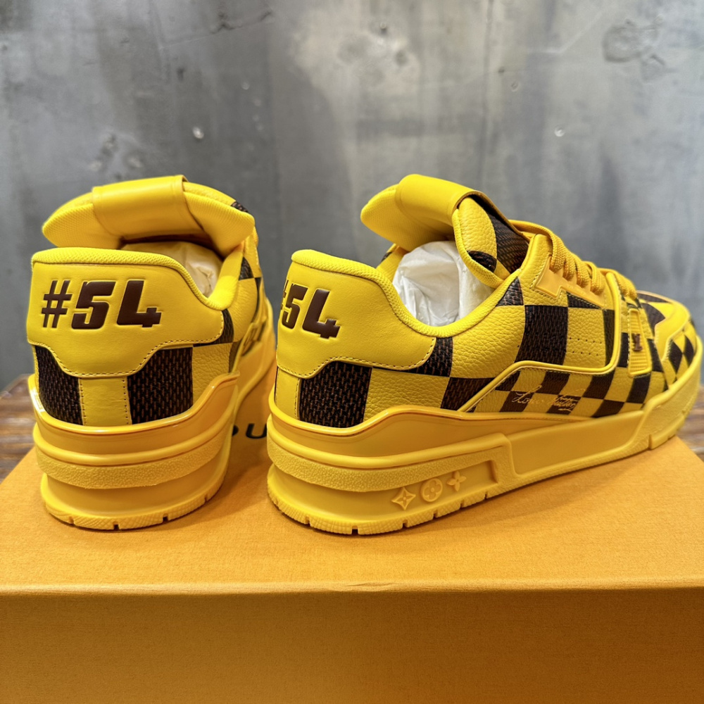 Tênis Louis Vuitton LV Trainer Sneaker Damier Pop Amarelo