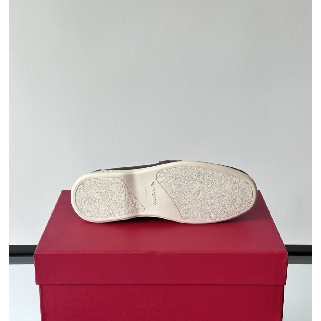 Sapato Mocassim Salvatore Ferragamo Casual Marrom
