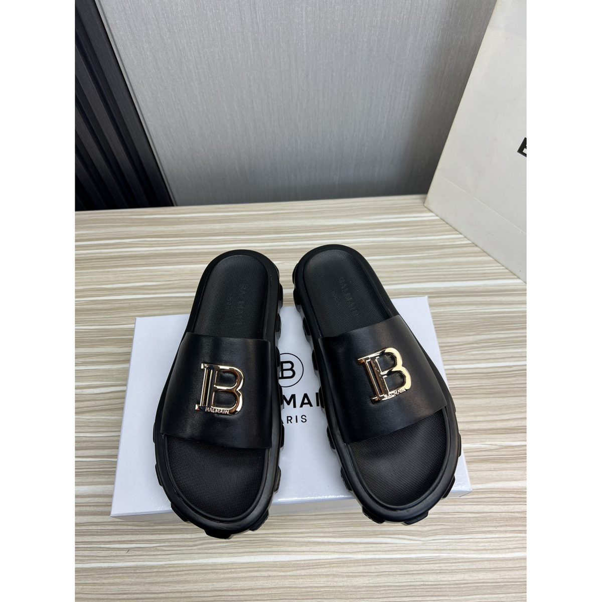 Slide Balmain Chinelo Preto com Logo B