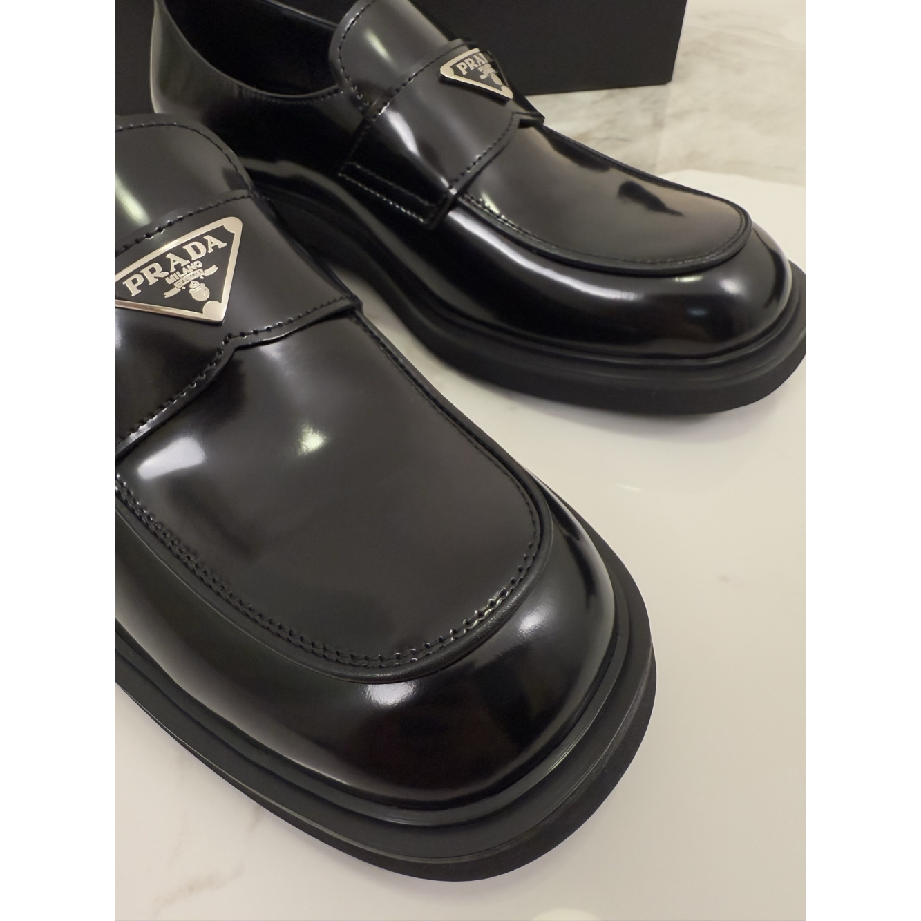 Loafer Prada em Couro envernizado Preto