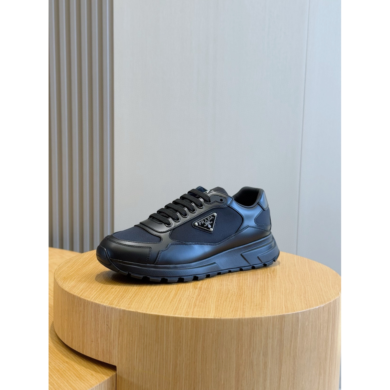 Tênis Prada em Couro e Re-Nylon Preto