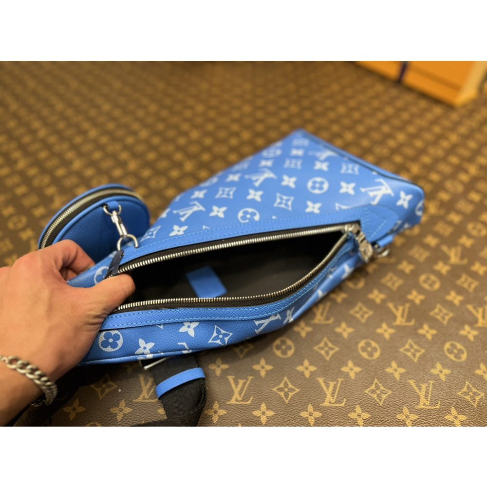 Bolsa Duo Louis Vuitton LV Slingbag Monogram Shadow Azul  20x42x6cm