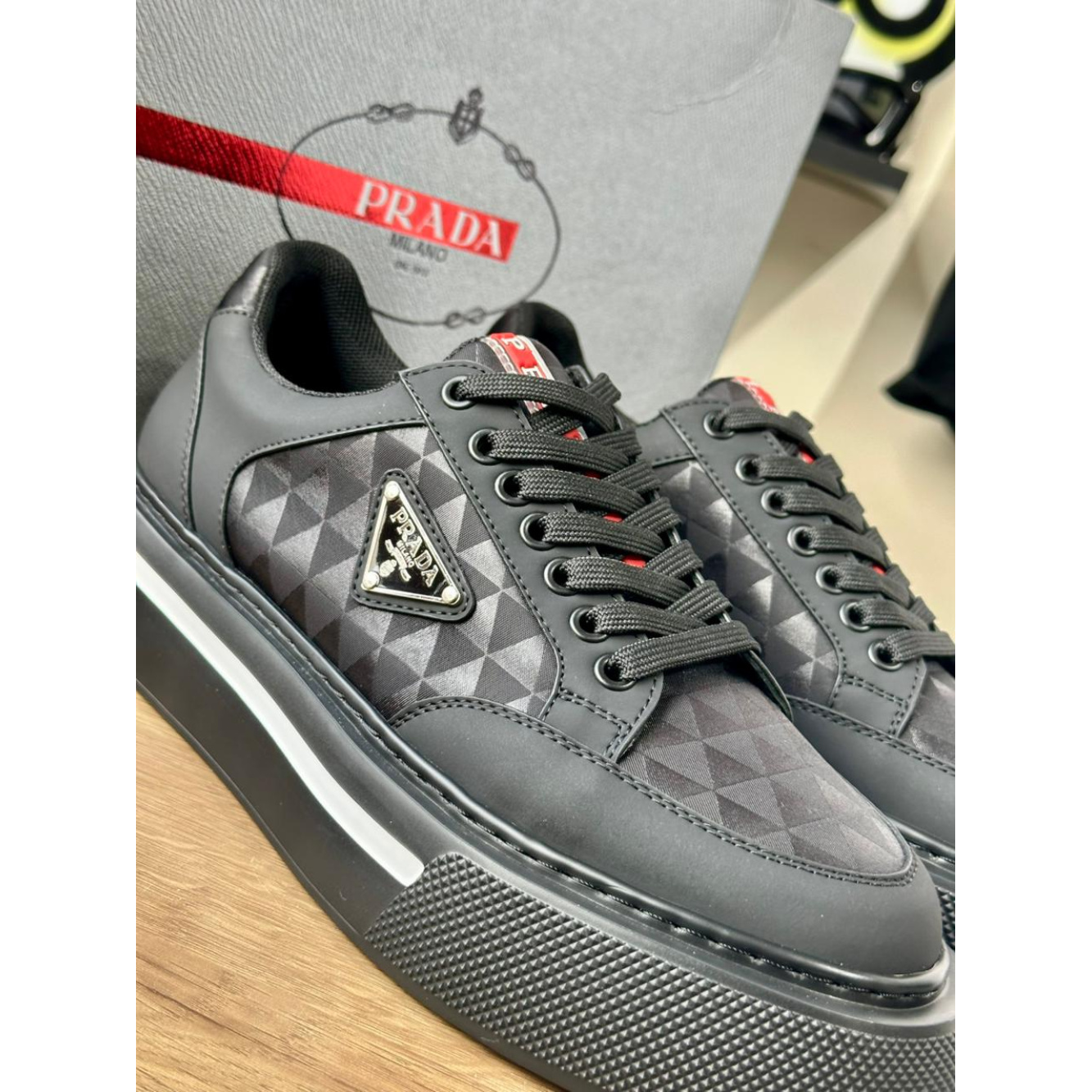 Tênis Prada Cano Baixo Couro Preto