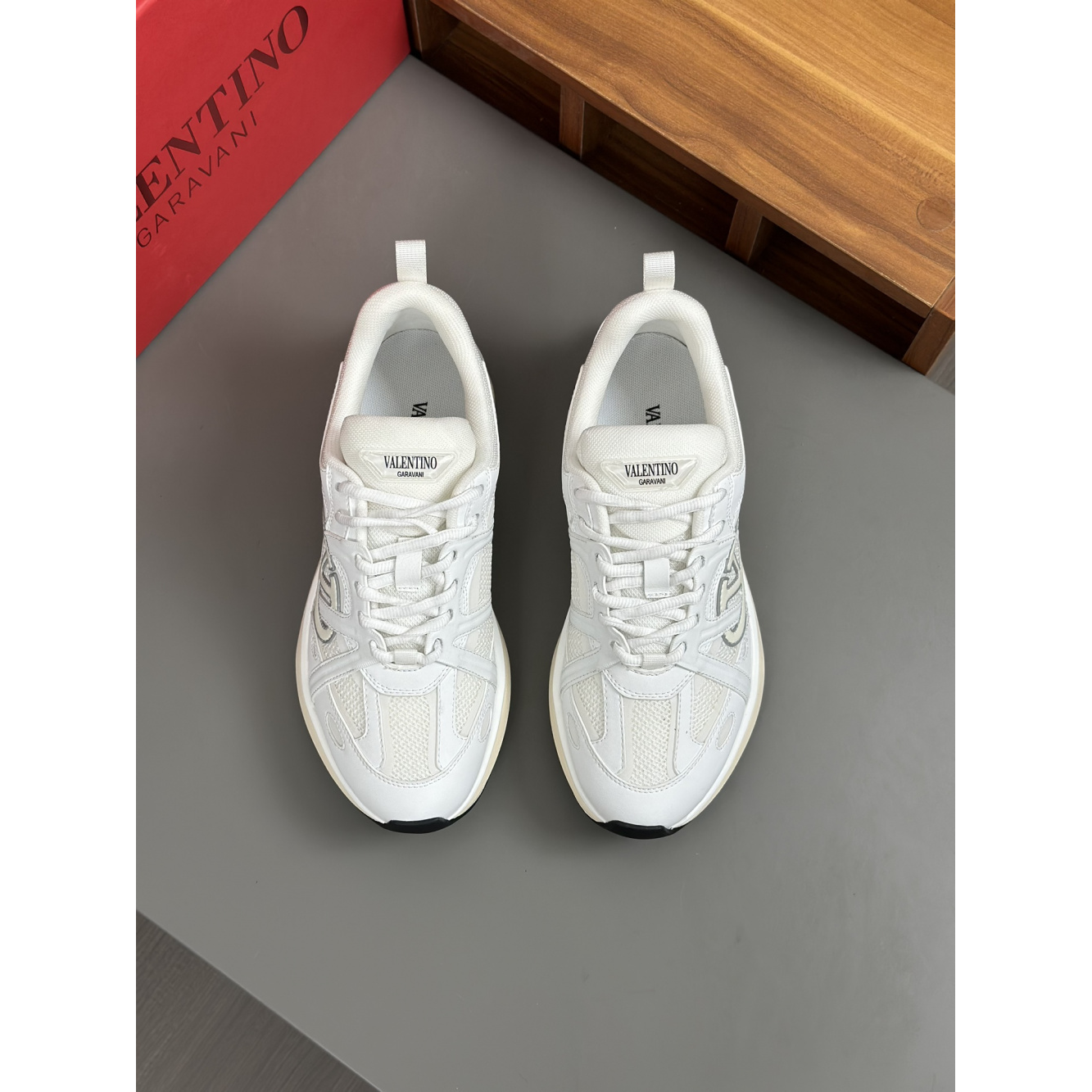 Tênis Valentino Garavani Easy Jog Branco